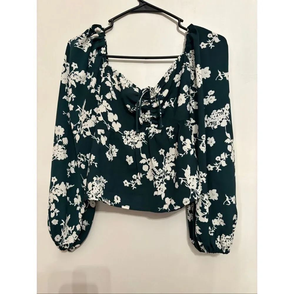 Abercrombie & Fitch Long Sleeve Cropped Blouse Size S Green White Floral Lightwe